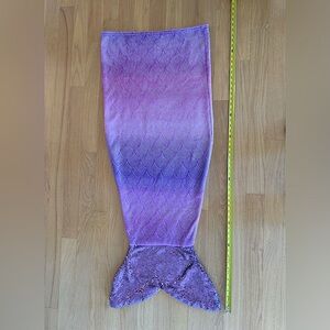 Plush mermaid tail blanket